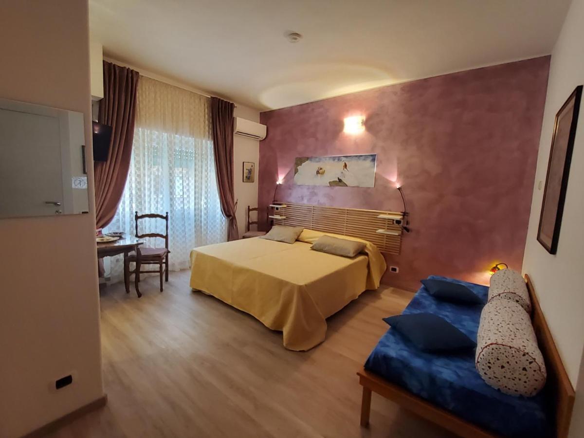 Annadia Sweet Home B&B リド・ディ・オスティア エクステリア 写真